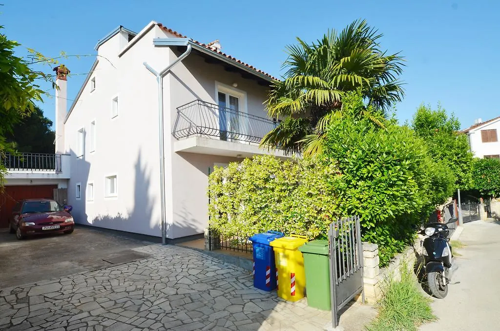 רוביני Apartments Mirta 0*,